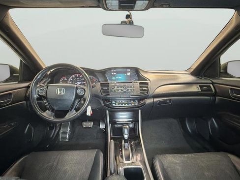Used 2017 Honda Accord Sport image 31