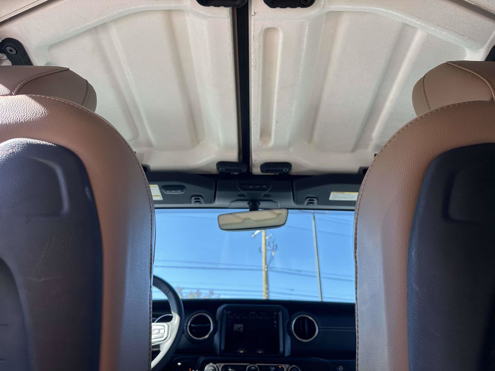 Used 2023 Jeep Wrangler Unlimited Rubicon 4xe AWD/4WD image 8