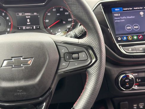 Used 2023 Chevrolet TrailBlazer RS w/ Convenience Package AWD/4WD image 18