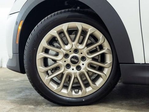 Used 2025 MINI Cooper 2-Door Hardtop image 24