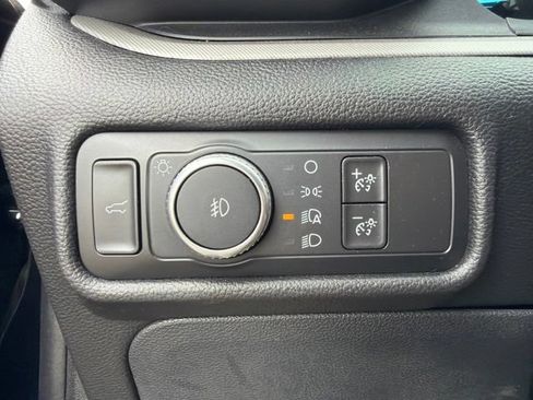 Used 2020 Ford Explorer XLT w/ Equipment Group 202A AWD/4WD image 31