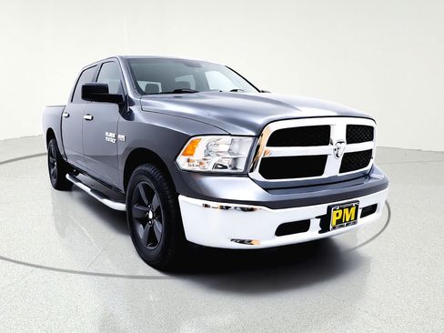 Used 2017 RAM 1500 Classic SLT AWD/4WD image 2