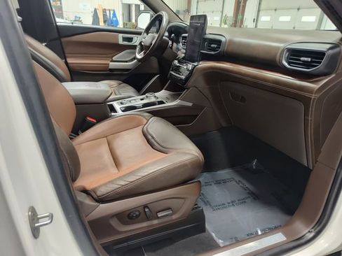 Used 2022 Ford Explorer King Ranch w/ Premium Technology Package AWD/4WD image 23