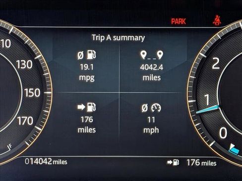 Certified 2024 Jaguar E-PACE R-Dynamic SE AWD/4WD image 11