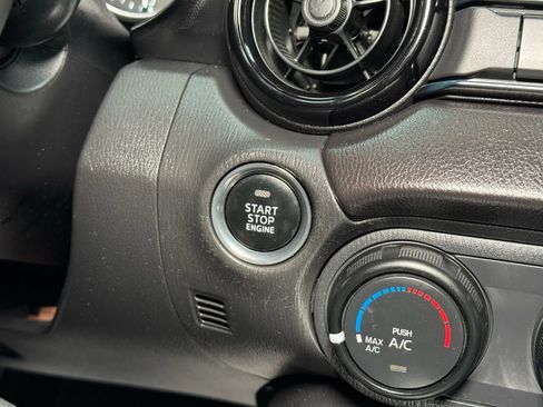 Used 2016 MAZDA MX-5 Miata Club image 34