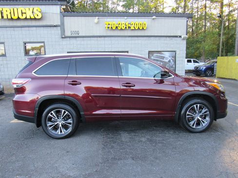 Used 2016 Toyota Highlander XLE w/ Protection Package #3 AWD/4WD image 6