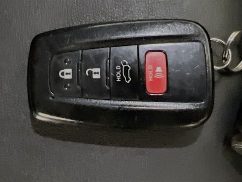 Used 2021 Toyota RAV4 XLE Premium FWD image 36