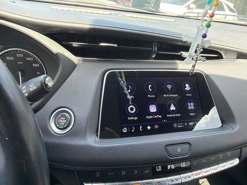 Used 2023 Cadillac XT4 Premium Luxury FWD image 2