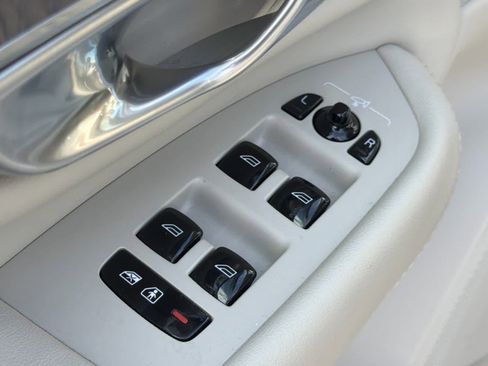 Certified 2023 Volvo XC90 B5 Plus image 25