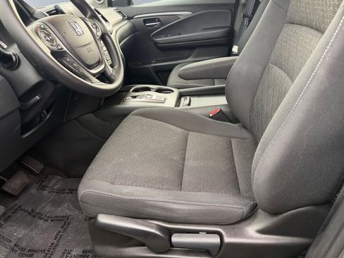 Used 2023 Honda Ridgeline Sport image 6