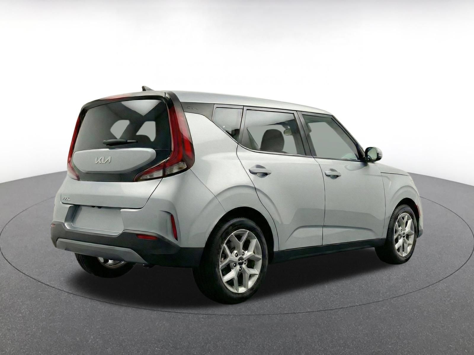 Used 2025 Kia Soul LX w/ LX Technology Package FWD image 8