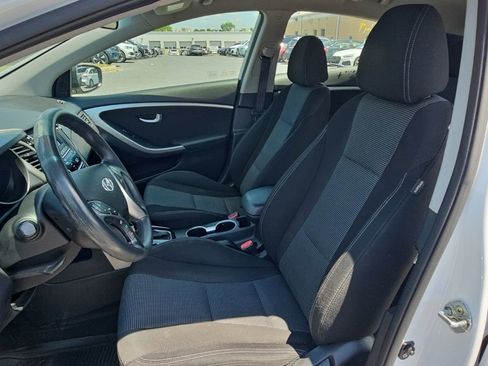 Used 2016 Hyundai Elantra GT FWD image 3
