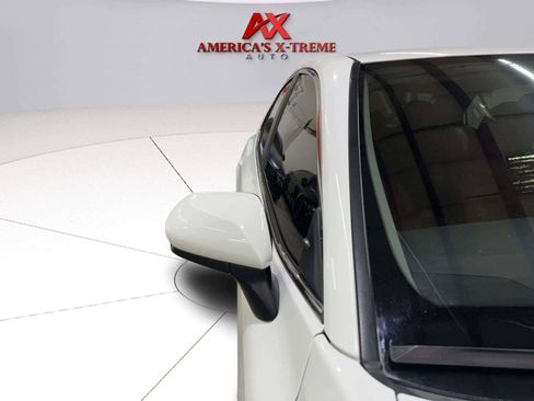 Used 2021 Toyota Camry SE FWD image 19