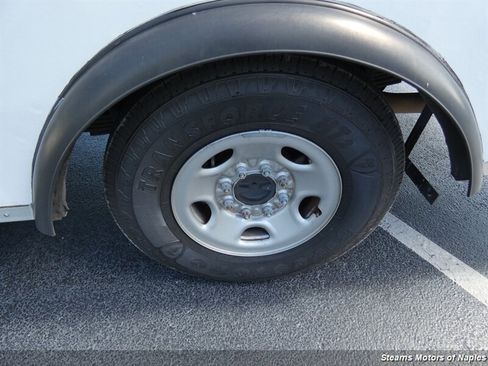 Used 2017 Chevrolet Express 3500 image 36