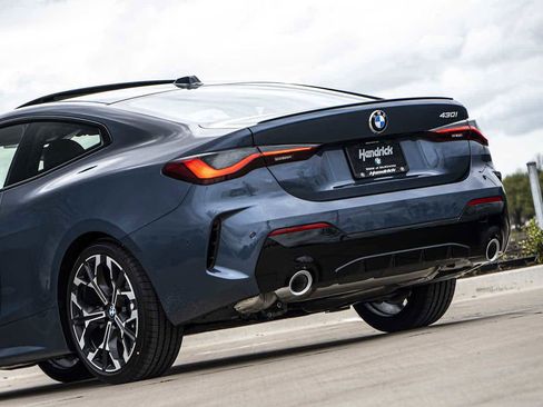 Used 2025 BMW 430i Coupe w/ M Sport Package image 5