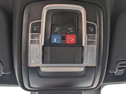 Used 2024 RAM 1500 Laramie AWD/4WD image 10
