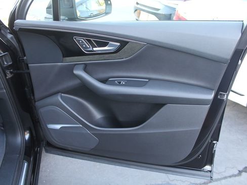 Used 2017 Audi Q7 3.0T Premium Plus image 21