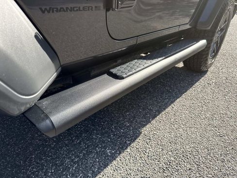 Used 2024 Jeep Wrangler Sport S image 13