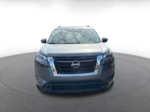 Used 2025 Nissan Pathfinder SV image 6