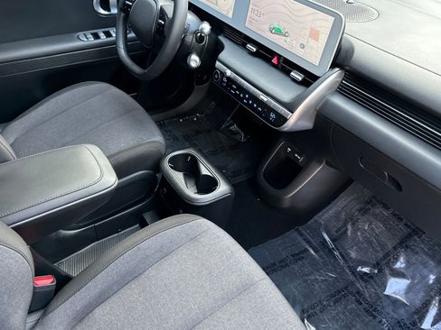 Used 2024 Hyundai Ioniq 5 SE image 16