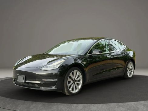Used 2018 Tesla Model 3 Mid Range RWD image 1