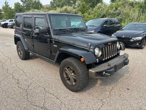 Used 2017 Jeep Wrangler Unlimited Sahara AWD/4WD image 2