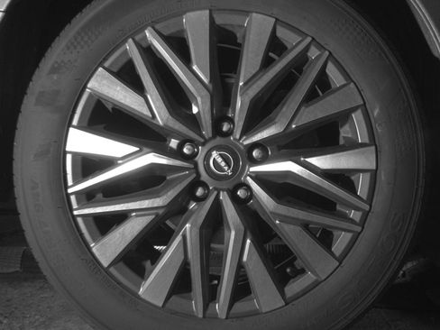 Used 2025 Nissan Altima 2.5 SV FWD image 18