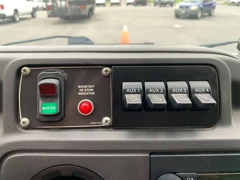 Used 2019 Ford E-350 and Econoline 350 Super Duty RWD image 17