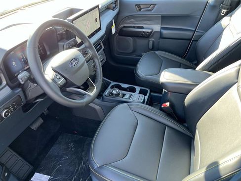 Used 2025 Ford Maverick Lobo image 23
