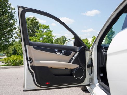 Used 2010 Mercedes-Benz C 63 AMG Sedan image 26