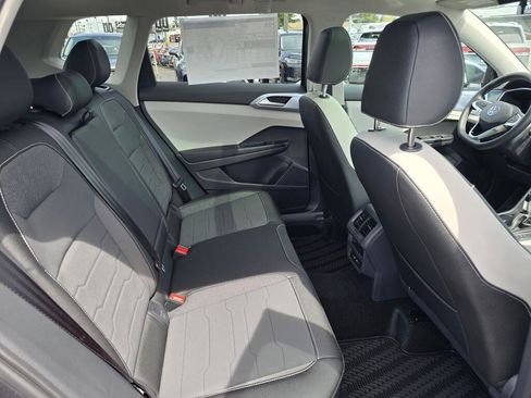 New 2026 Volkswagen Taos SE AWD/4WD image 39