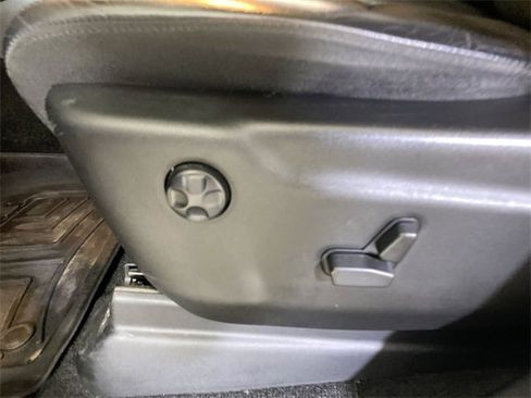 Used 2022 Jeep Grand Cherokee Laredo X image 25