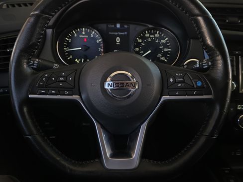 Used 2020 Nissan Rogue Sport SL image 9