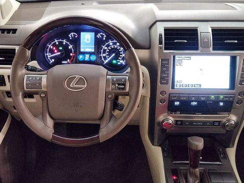 Used 2019 Lexus GX 460 Premium w/ Premium Package AWD/4WD image 27
