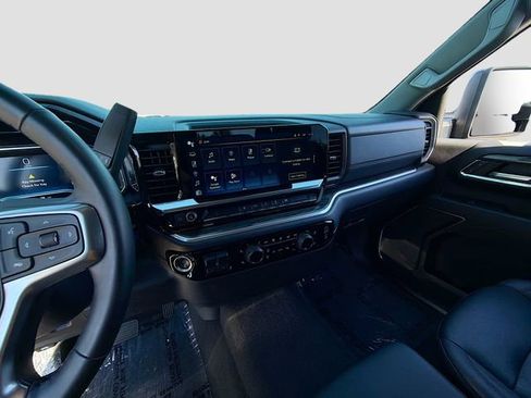 Used 2024 Chevrolet Silverado 2500 LTZ image 25