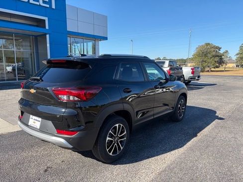 New 2026 Chevrolet TrailBlazer LT w/ Convenience Package image 2