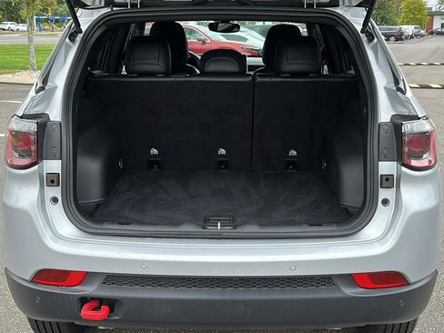 Used 2024 Jeep Compass Trailhawk image 27