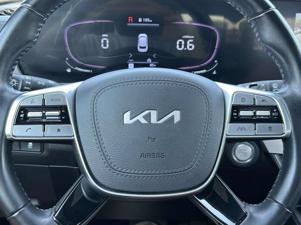 Used 2023 Kia Telluride EX w/ EX Captain's Chair Package FWD image 25
