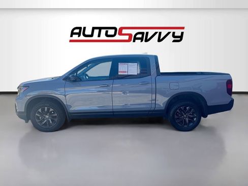 Used 2025 Honda Ridgeline Sport image 4