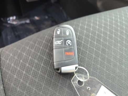 Used 2021 Jeep Grand Cherokee Freedom Edition image 33