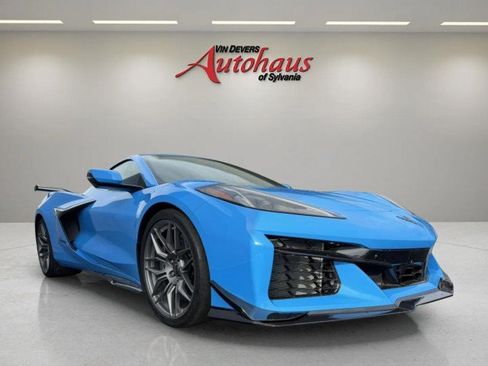 Used 2023 Chevrolet Corvette Z06 w/ Z07 Performance Package RWD image 1