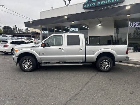 Used 2014 Ford F350 Platinum w/ Platinum Package AWD/4WD image 2