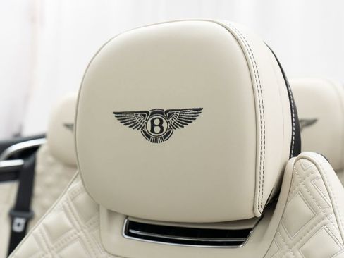 Used 2023 Bentley Continental GT Azure image 23