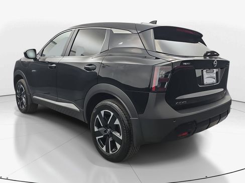 Used 2025 Nissan Kicks SV image 5
