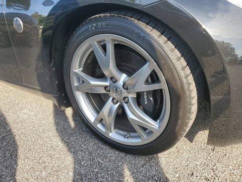 Used 2011 Nissan 370Z Touring w/ Sport Pkg RWD image 3
