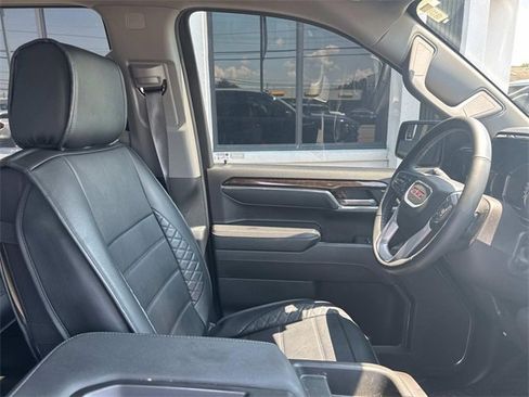 Used 2024 GMC Sierra 1500 Elevation image 13