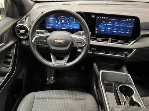 Used 2025 Chevrolet Equinox LT FWD image 34