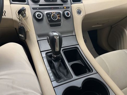 Used 2019 Ford Taurus SE FWD image 26