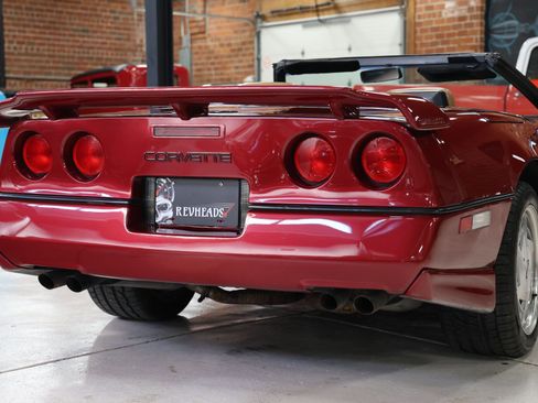 Used 1989 Chevrolet Corvette Convertible image 37