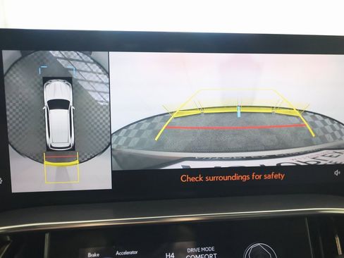 Used 2024 Lexus LX 600 4WD w/ Luxury Package image 40